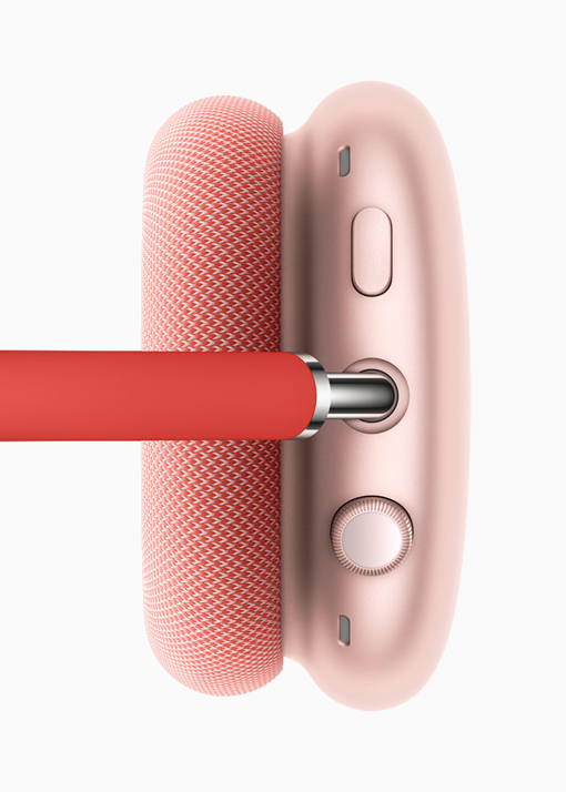 苹果AirPods Max引入旋钮设计，可以调整音量、切换歌曲、接听电话或呼唤Siri等。