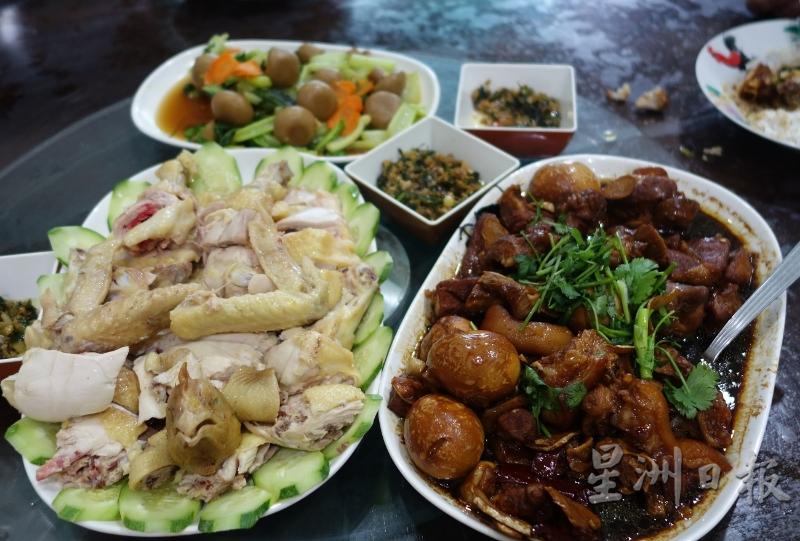 广西人大节日餐桌上的味念鸡及酸甜辣猪脚，令人食指大动。