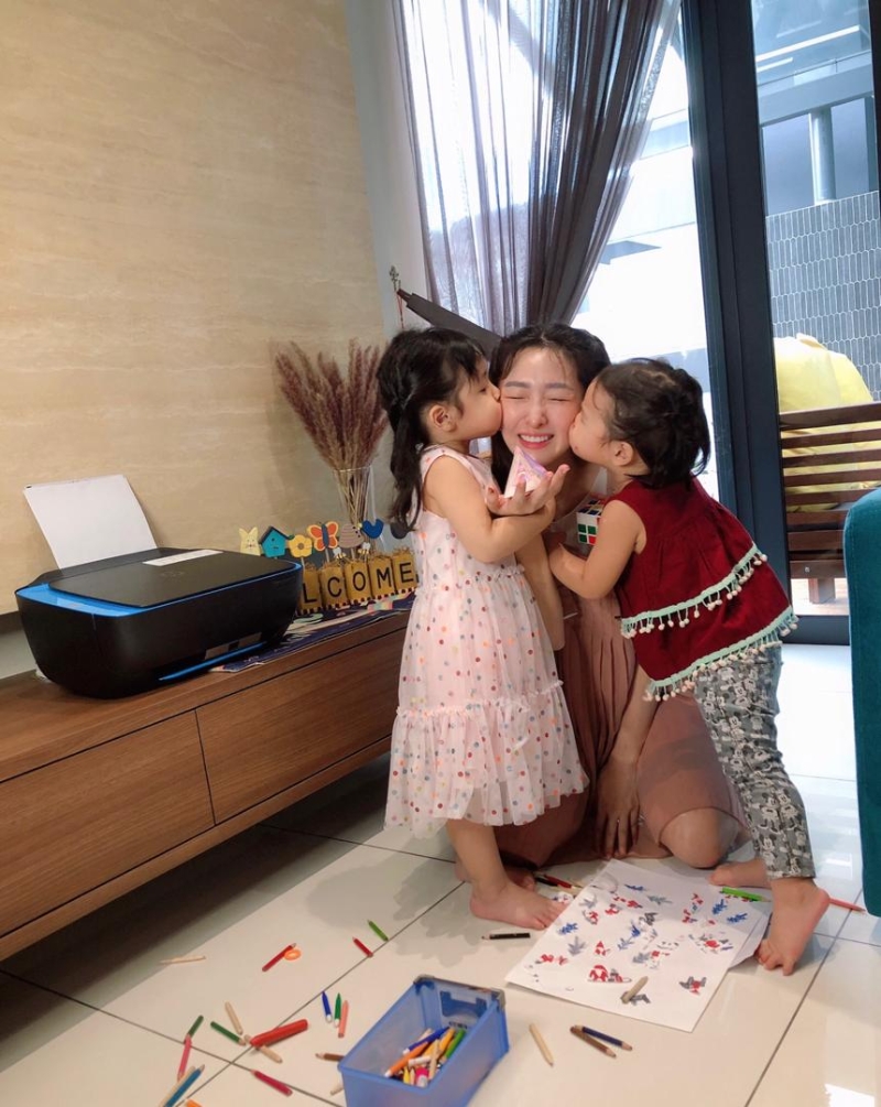 虽然要一手照顾3个子女的生活起居饮食，不是一件简单的事，但张惠虹却甘之若饴，而且十分欣慰孩子的乖巧懂事。

