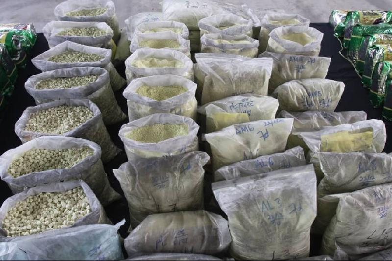 警方这次起获的毒品量足以供应260万8572个吸毒者，相信这批毒品原本会供应本地市场及输出国外。
