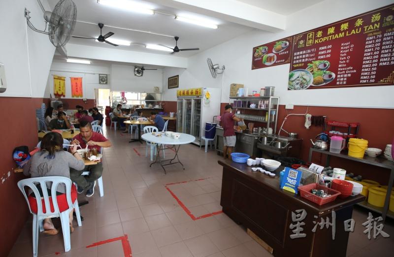 指路人称老陈粿条汤是区内最好吃的粿条汤专卖店。