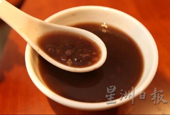 陈皮红豆汤／RM8
其貌虽不扬，可是这碗朴实无华的陈皮红豆汤，就是让人在不抱期待之下，尝到那一份古早味。