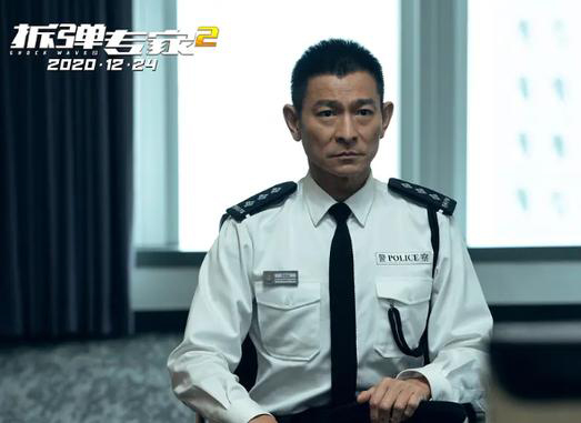 《拆弹专家2》在中国、香港上映后十分叫好叫座，看过的观众大部分对该片夸赞有加。