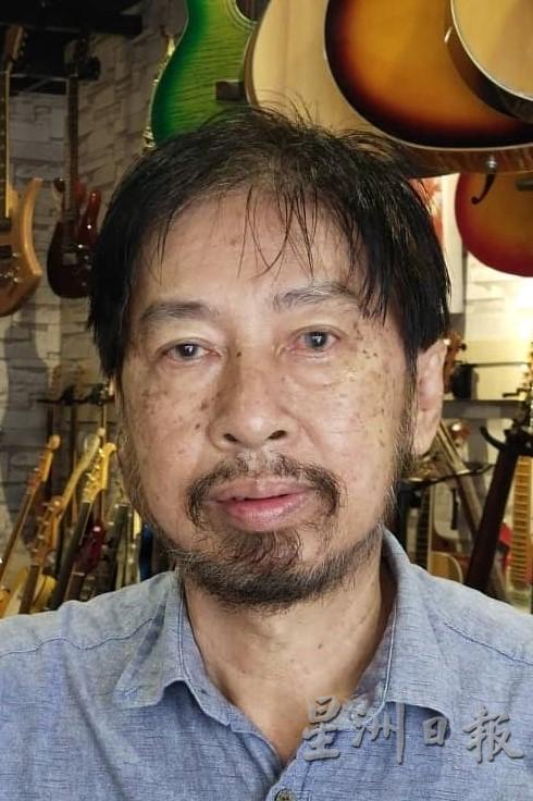 李业龙:由于现今许多人居家工作,学生也无法到校上课,因此购买乐器的多数为工作者或孩子家长。