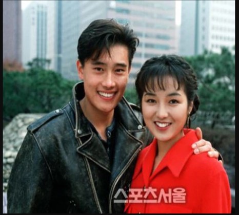 郭真英于1991年出道，曾跟李炳宪合作。