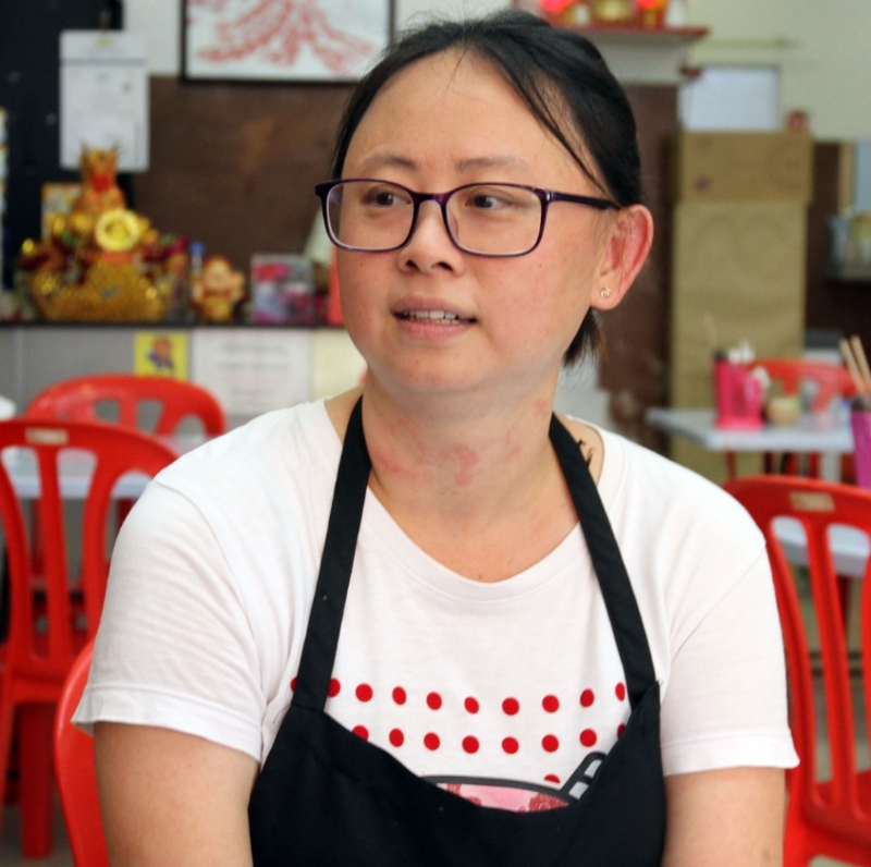 尤玉萍透露,当初创业时,父亲是持反对意见,不过随著桃源鸡饭店开业后,父亲慢慢地开始接纳到全力支持。