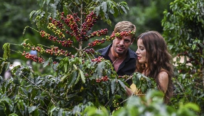 Soap opera script writers have had to adapt their storylines to the working conditions imposed by the coronavirus pandemic although actors Laura Londono and William Levy still manage to remain close during scenes. AFP