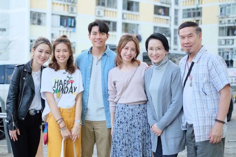 《香港爱情故事》成功引起不少香港人的共鸣，无线计划将原班人马开拍续集，预计年中开拍。