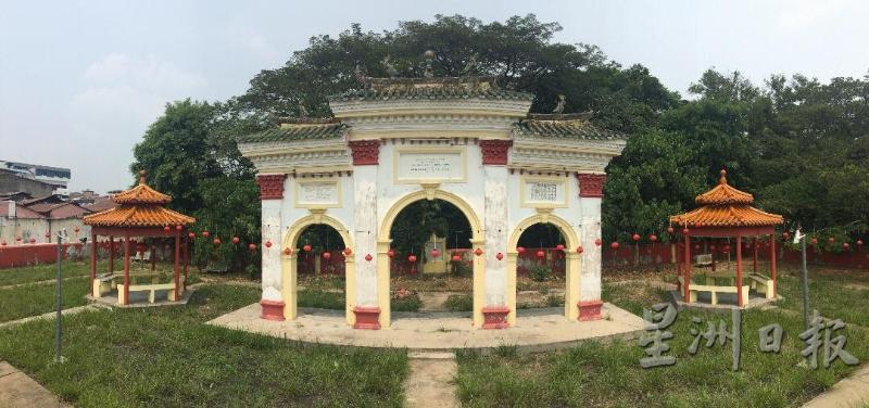 华人花园拥有超过百年历史，见证华社的发展事迹。

