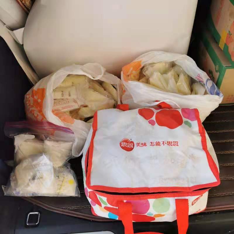 元旦当天，第二批200袋左右冻母乳，也被送至隔离酒店。（互联网照片）