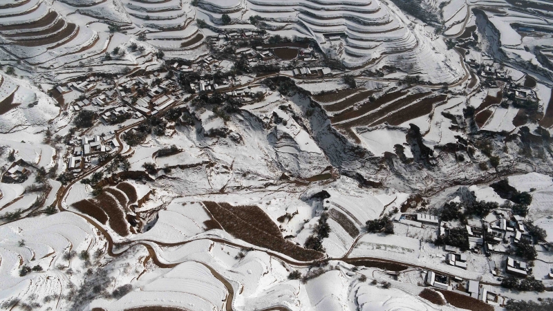甘肃省定西市安定区青岚乡境内无人机拍摄的雪景。（新华社照片）