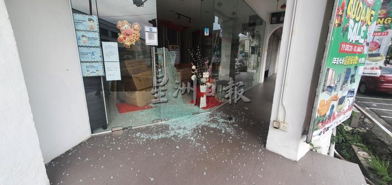 Gucca Italy家私店同样遭遇碎玻璃门爆窃，惟损失暂时不明。
