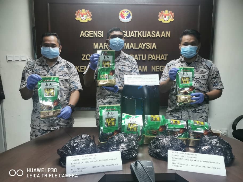 大马海事执法机构峇株巴辖区执法人员起获8公斤总值达44万令吉的毒品。