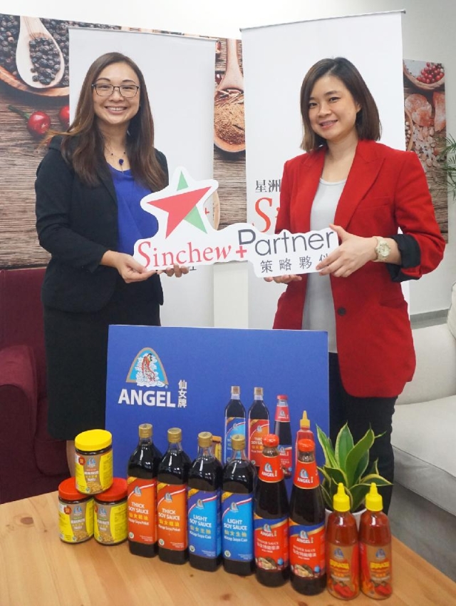 利嘉食品旗下子公司美罗广兴，正式加盟星洲人策略伙伴计划。左为冯靖雯，右为Ho Li Li。