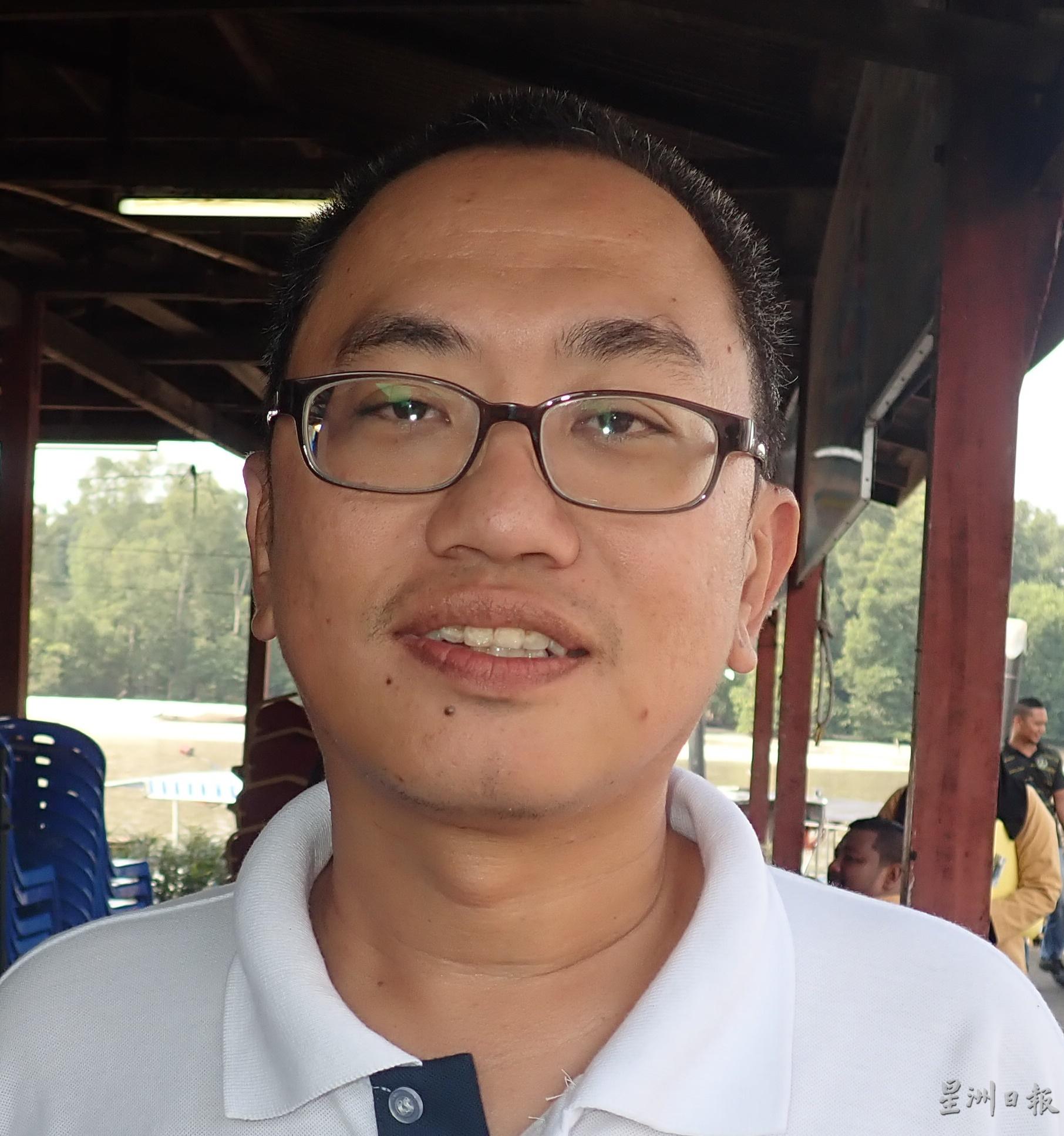 吴声强:希望政府能给予导游援助。 吴声强:希望政府能给予导游援助。