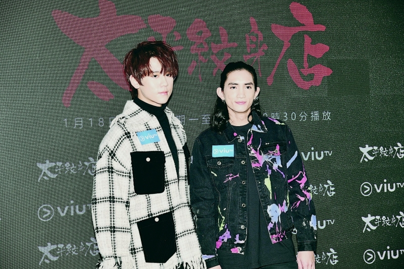 姜涛（左）在新剧《太平纹身店》与黄德斌饰演父子，而杨乐文（右）则是黄德斌的年轻版。