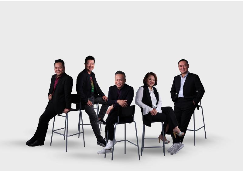 长屋影业副总裁周家仪 （左起）、创意总监胡陞忠、创办人兼首席执行员周桦宸  、董事经理陈戴安和执行董事陈石义 ，目标向国际观众介绍马来西亚作品和才华，向海外推广马来西亚文化。