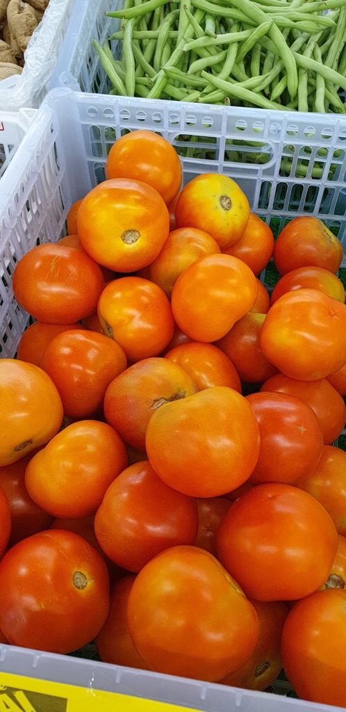 蔬菜价格应声而起，其中番茄价格飙涨3倍。