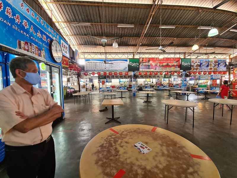 蔡长镇表示，丹州落实行管令禁止堂食，哥本苏丹华人小贩中心茶水生意受到直面冲击。