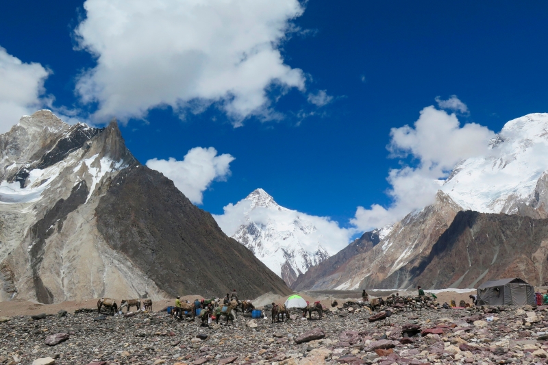 世界第二高峰乔戈里峰地势险峻，被喻为“想杀死人的狂野山峰”。（法新社照片）