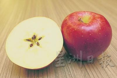 日本富士苹果 日本富士苹果在成长期备受细心呵护，品质极佳。外形圆润饱满，果皮较薄，甜度很高，果肉多汁清脆爽口，拥有苹果最自然的味道，惟价格不菲。