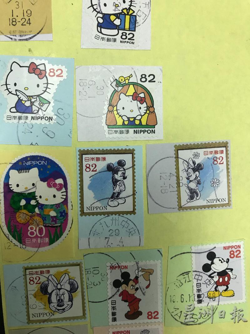 日本所发行的凯蒂猫及迪士尼乐园邮票。