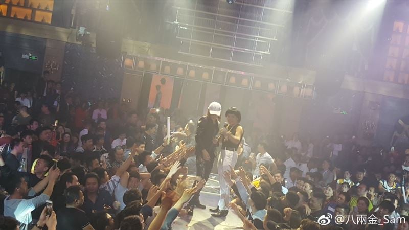 八两金多在中国发展,还会带儿子登台演出。 八两金多在中国发展,还会带儿子登台演出。