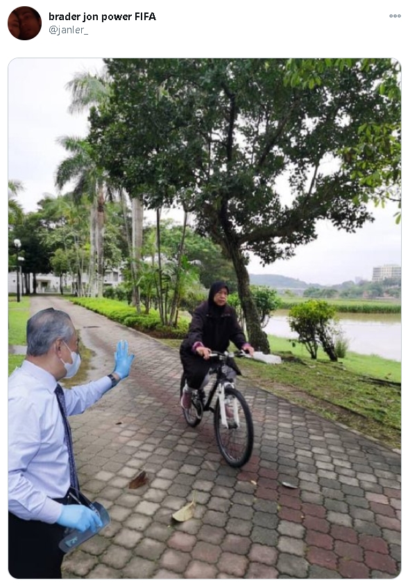 网民“@janler_”让慕尤丁与正在骑脚车的祖莱达“打招呼”。