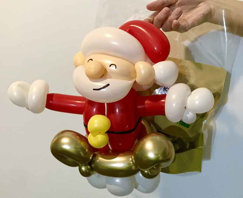 附赠气球圣诞老人的饼干配套受到欢迎。