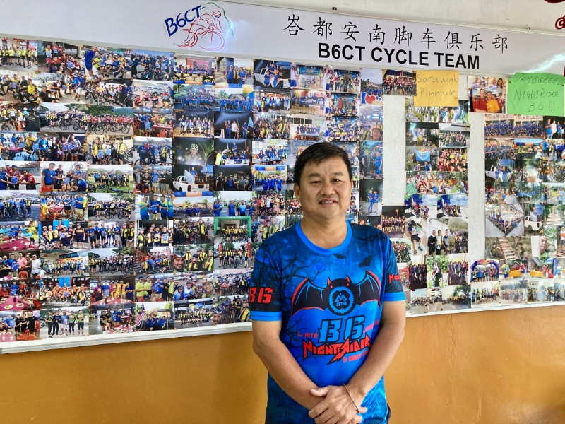 陈康强在2012年跟朋友们成立峇都安南脚车俱乐部，目前是俱乐部财政兼队长。