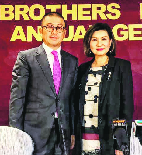 TVB董事主席许涛宣布曾志伟出任TVB副总，乐易玲表示欢迎曾志伟回巢。