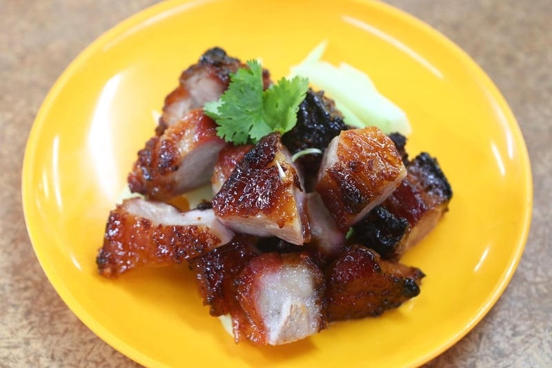 拖地叉烧（RM24.80）便是鼎丰的招牌菜，肥瘦肉的比例均衡，肉质软嫩多汁，甜中带些许鲜咸，是让许多饕客“流连”的味道。