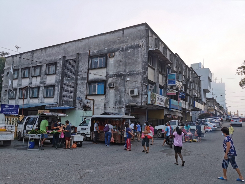 行管令第三天，淡马鲁市议会亮绿灯让小贩营业。