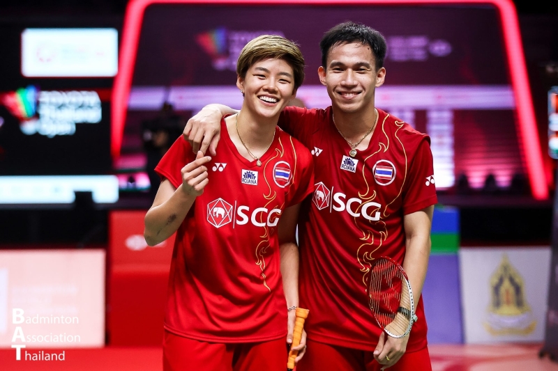 泰国头号种子德查波（右）与萨希莉连续两周在主场作战的泰国羽球超级1000赛夺冠。（泰国羽总照片）
