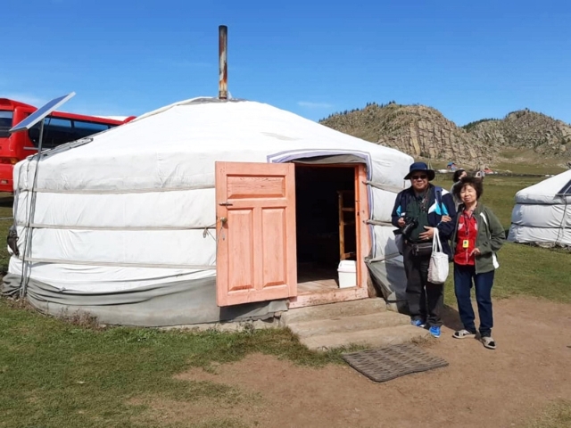 蒙古包，体验蒙古民族生活作息。

