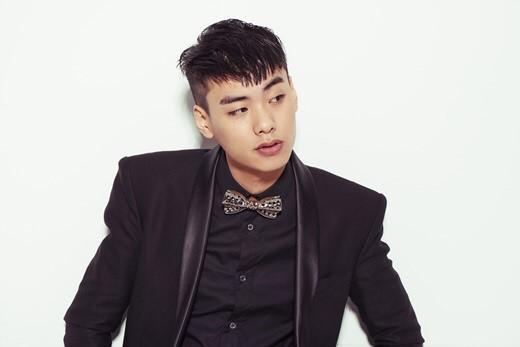 29岁的韩国饶舌歌手IRON 25日被发现倒卧血泊。