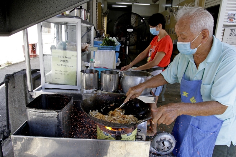 阿风伯被形容为“马来西亚最悠久的炒粿条传奇之一”，是“大马谦卑的面条之王”。