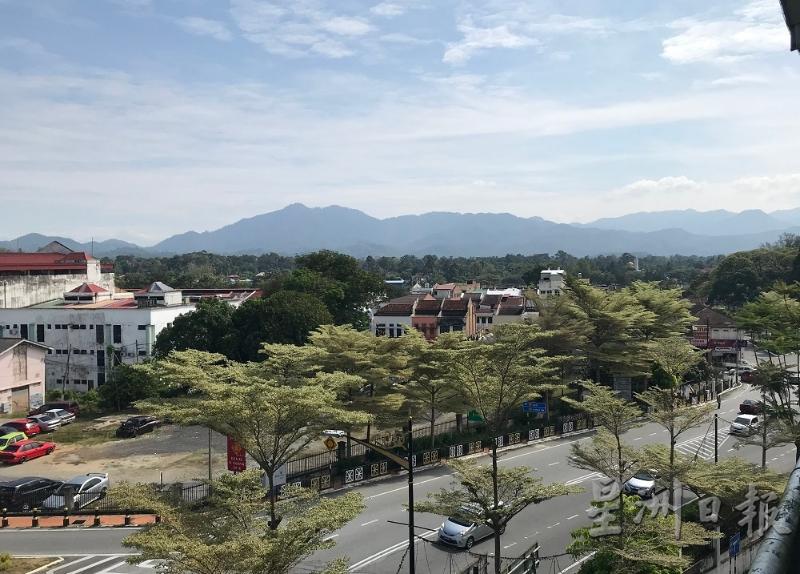 江沙也是随太平第二个设立植物园的霹州城市，图为绿树成荫的江沙市区。