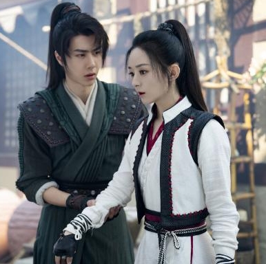 《有翡》赵丽颖在“2020年12月艺人商业价值榜”电视剧榜夺冠，但王一博只排名第8。