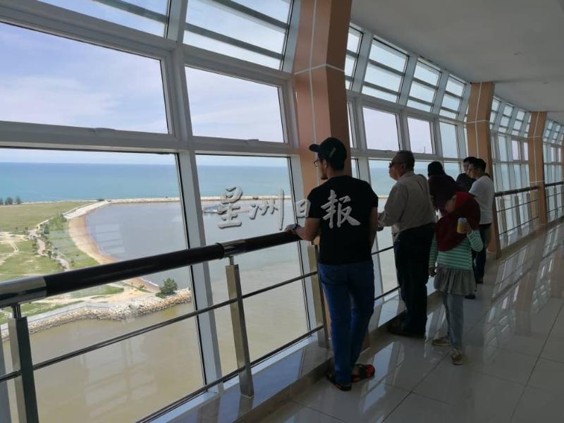 “天空之桥展览厅”开放给民众参观，入门票作为管理公司的收入之一。