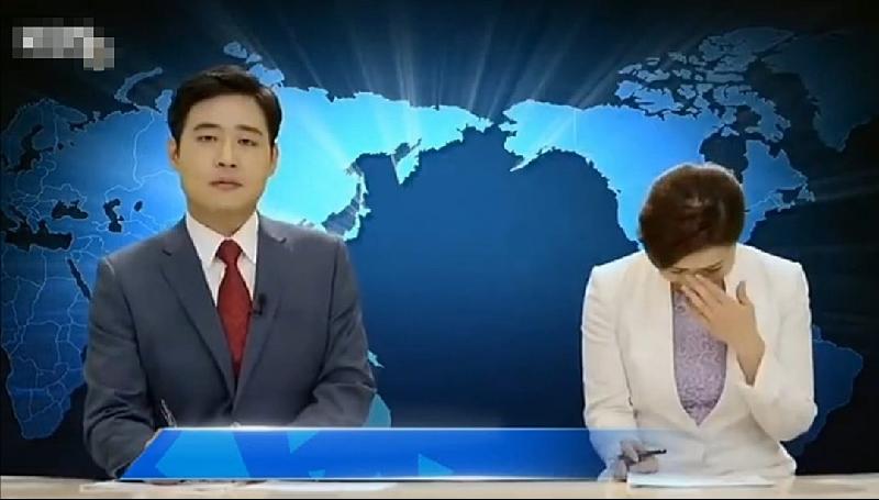 韩国新闻主播笑场，其实是数年前一名天气主持人几度破音而引起的，与希尔米阿都拉建议政府用伊斯兰“圣水”给冠病患者治疗一事无关。