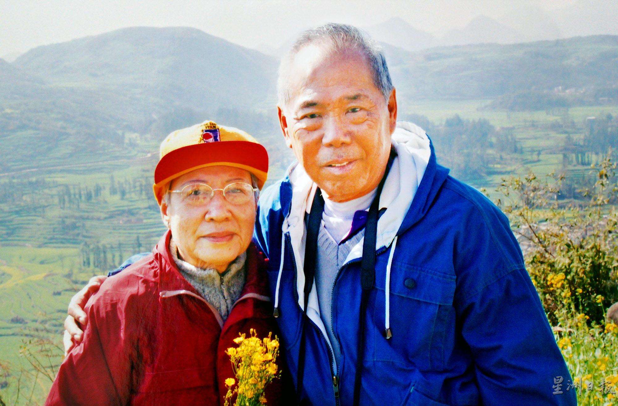 欧锦华与太太王仙仪到处旅行，拍摄途中美好的风景。