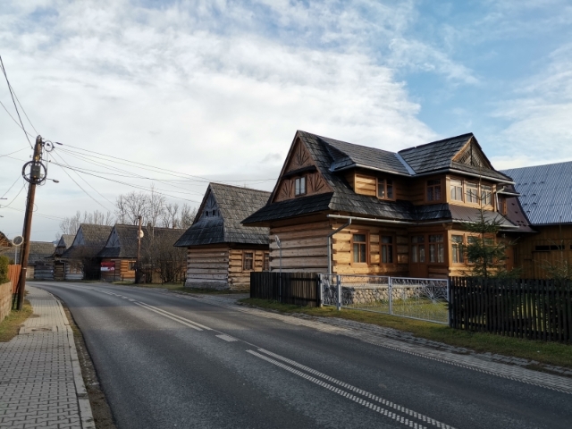 距离Zakopane约20分钟车程的Chochołów，是将高地人传统木屋保存得最完善的古老村庄。

