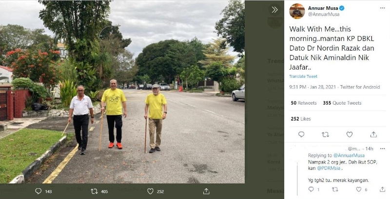 安努亚慕沙（中）周四在推特贴出与两名前吉隆坡市政局总监散步的合照，因没有遵守SOP，引起不满。