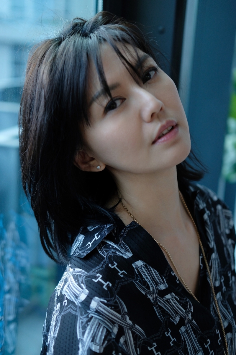 孙燕姿刚推出新单曲《余额》，预告还会陆续推出新作品。