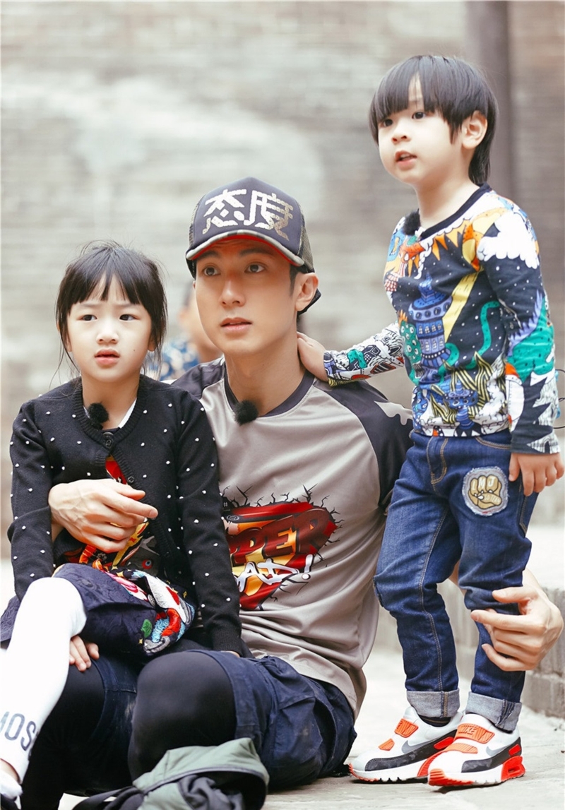 吴尊2014年带同女儿NeiNei与儿子Max，一同参与中国亲子真人秀《爸爸回来了》。