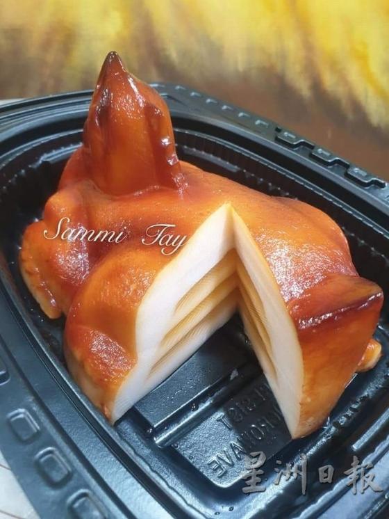 烧鸡燕菜蛋糕里面也能做出多层颜色的概念。 烧鸡燕菜蛋糕里面也能做出多层颜色的概念。