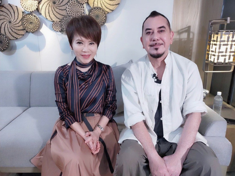 黄秋生接受《我是救星》主持人陈雅琳专访。