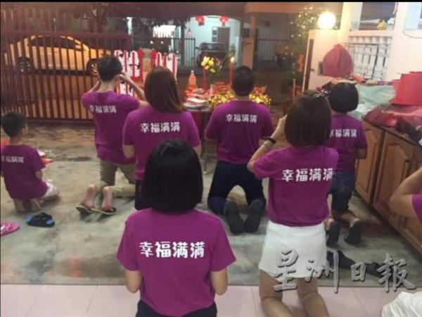年初九最为热闹，刘添胜的家庭成员齐聚在母亲家拜天公。