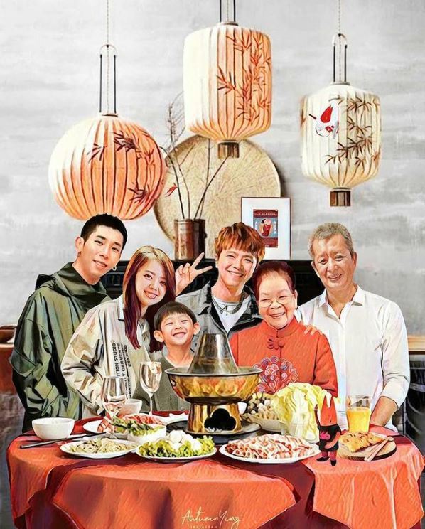 小鬼妹妹也晒出一张由大马插画家Autumn.Ying协助描绘的温馨画面，重现小鬼与全家人吃团圆饭的幸福模样。